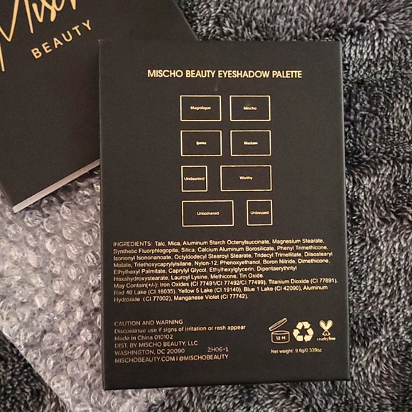 🎉HPx6🎉 Mischo Beauty Eyeshadow Palette - Picture 4 of 4